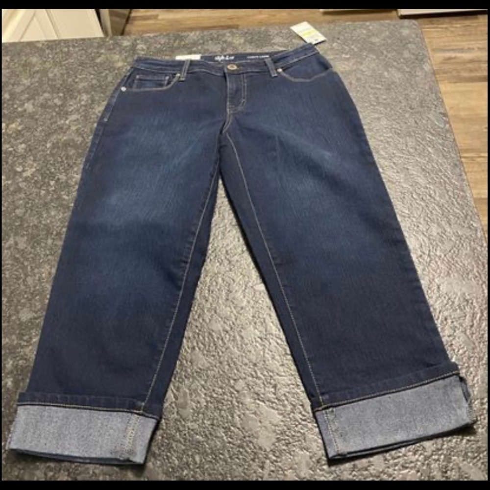 Style & Co‎ NWT Curvy Cuffed Capri ~4 Petite~ Dark Blue Wash Denim~ - Picture 6 of 16